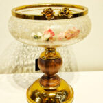 آجیل-خوری-پایه-فلزی-طلایی-و-چوبی-با-شیشه-آبگز