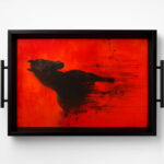 سینی-دکوراتیو-قاب-مشکی-طرح-اسب-2