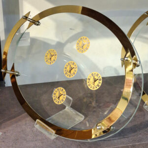 سینی‌های-وارداتی-شیشه‌ای-با-حاشیه‌های-طلایی-ورساچ