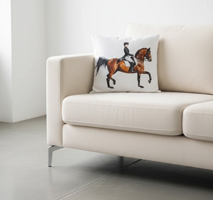 کوسن-سفید-طرح-اسب-قهوه-ای-200