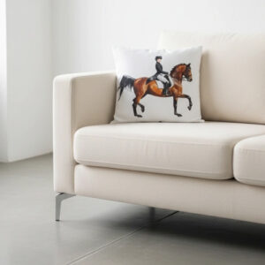 کوسن-سفید-طرح-اسب-قهوه-ای