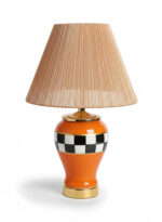 آباژور-رومیزی-نارنجی-با-طرح-چکربرد-و-حاشیه-طلایی