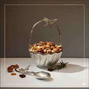 آجیل-خوری-طرح-پروانه-نقره-ای