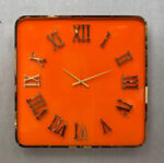 ساعت-دیواری-مربع-مدرن-با-صفحه-نارنجی-200