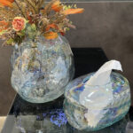 جا دستمالی و گلدان شیشه ای شفاف سفید رنگین کمانی - Image 5