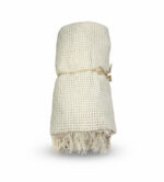 شال-مبل-بافت-کرم-منگوله‌دار-2