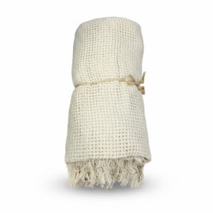 شال-مبل-بافت-کرم-منگوله‌دار-2