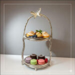 شیرینی-خوری-دو-طبقه-طرح-پروانه-نقره-ای