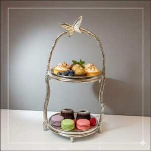 شیرینی-خوری-دو-طبقه-طرح-پروانه-نقره-ای