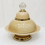 شیرینی-خوری-گنبدی-کرم-طلایی-با-دستگیره-کریستالی