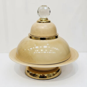 شیرینی-خوری-گنبدی-کرم-طلایی-با-دستگیره-کریستالی