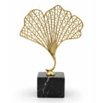 مجسمه‌-برگ-طلایی‌-کوچک