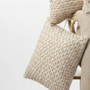 کوسن-بافت-موجی-بژ