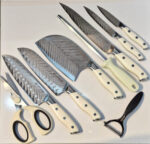 ست-چاقو-آشپزخانه-لایف-اسمایل-استند-دار-سفید-مرمری-با-تیغه-استیل-(2)