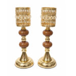 شمعدان-دکوری-پایه‌دار-طلایی-با-جزئیات-چوبی