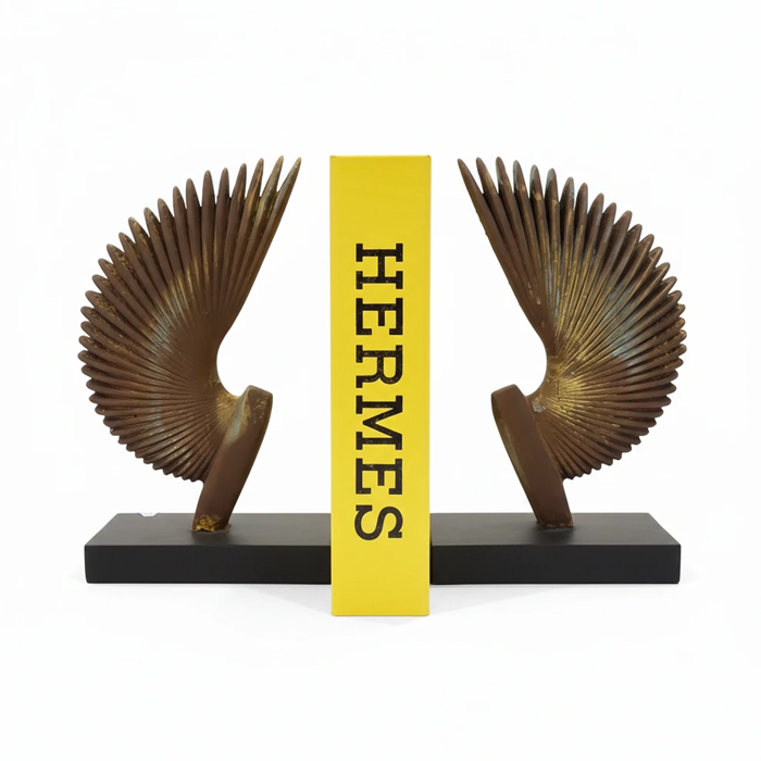 مجسمه-هولدر-کتاب-دکوری-طرح-بال-فرشته-زنگ-زده