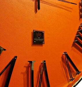 ساعت-دیواری-دایره-نارنجی-قطر-80-رویال-2