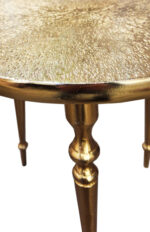 میز-عسلی-سه‌تکه-طلایی-با-طراحی-کلاسیک-و-صفحه-بافت‌دار